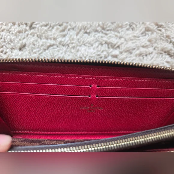 Louis Vuitton Wallet - Picture 7 of 14